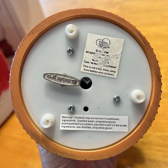 Precious Moments Musical Snow Globe. “Made with Love”. New in box - Picture 7 of 11